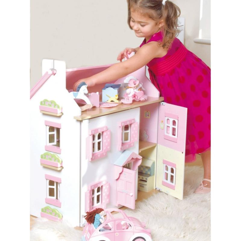 Sophie's doll house shop